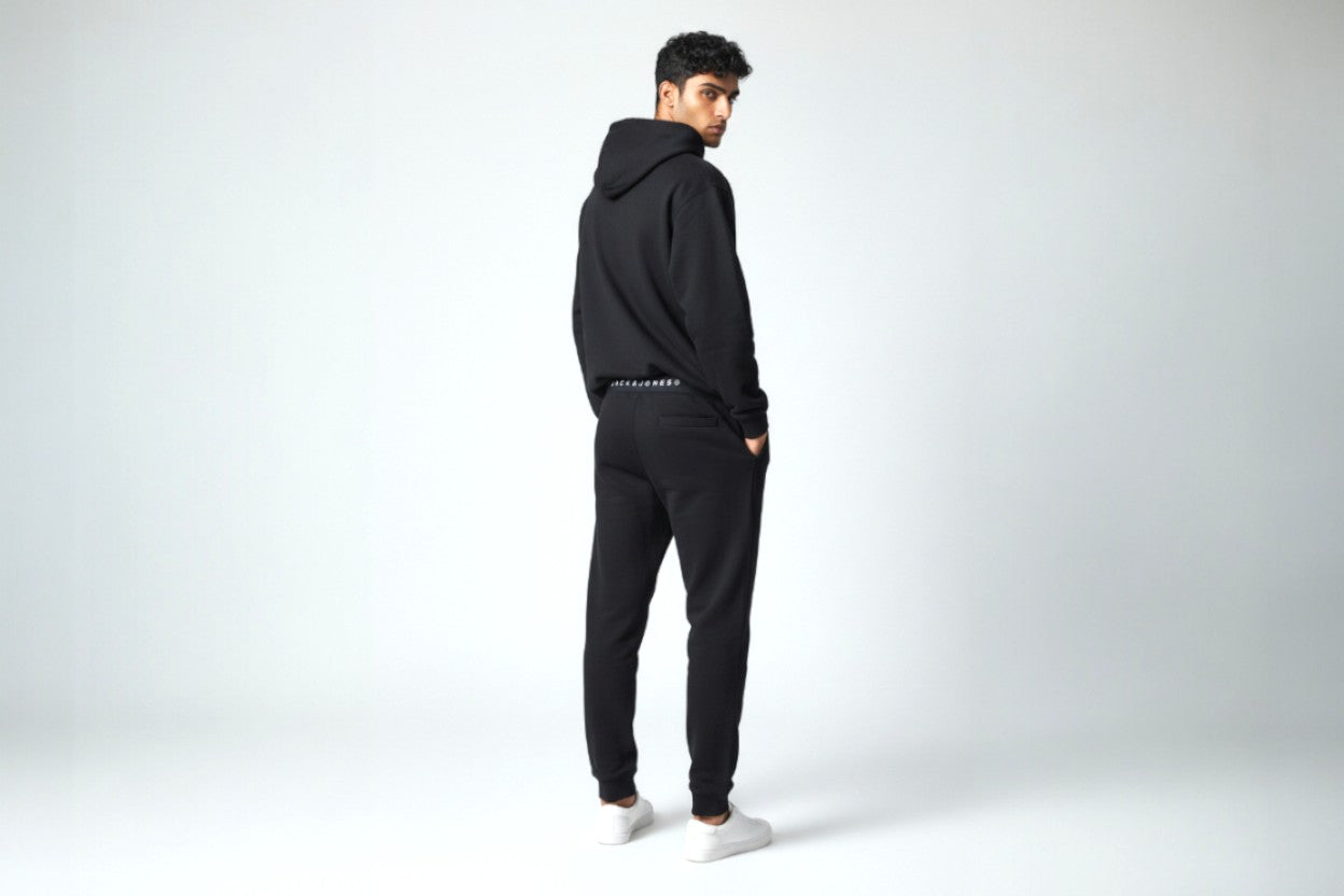 Tracksuit Total Black Essential